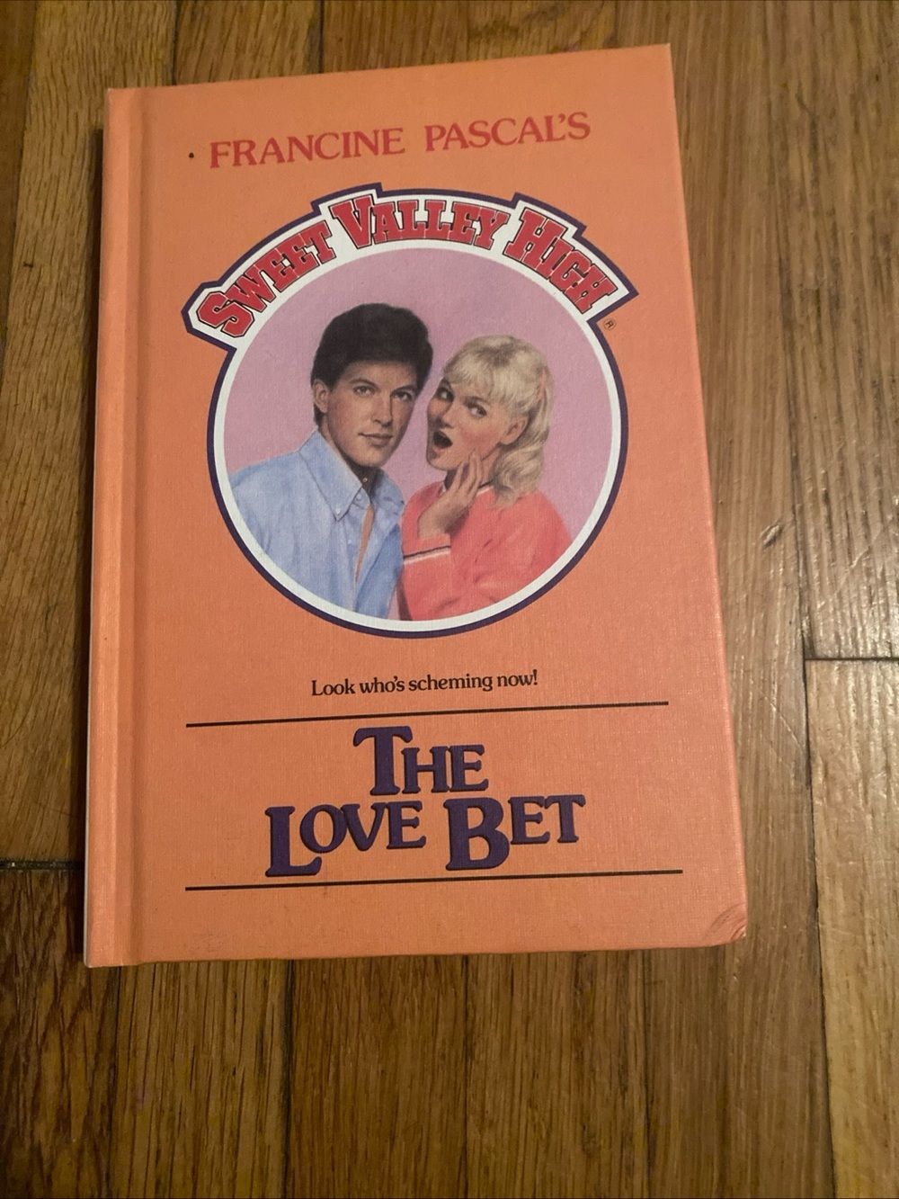 Francine Pascal Sweet Valley High: The Love Bet - Orange Hardcover